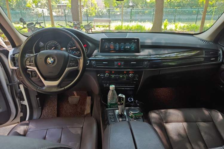 Used BMW X5 2017 xDrive28i Center Console