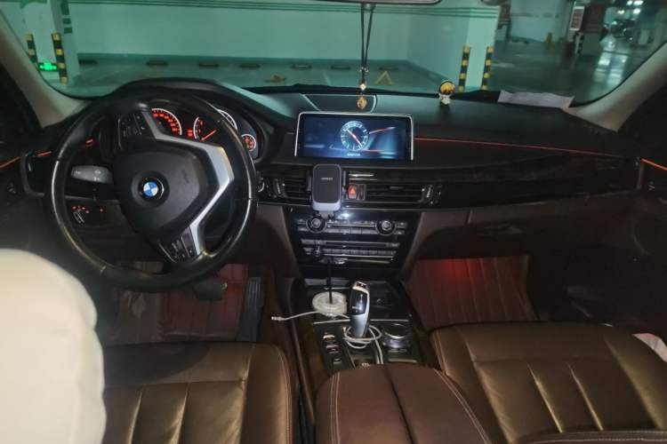 Used BMW X5 2017 xDrive28i Center Console