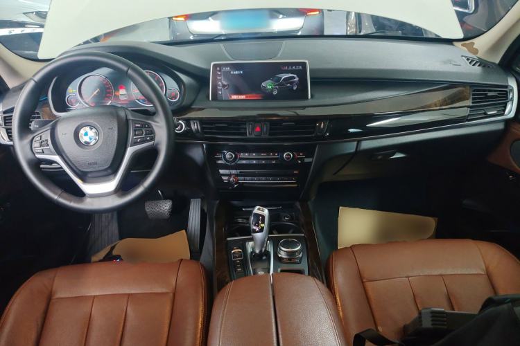 Used BMW X5 2017 xDrive28i Center Console