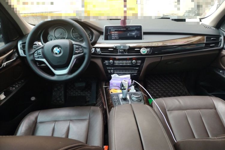 Used BMW X5 2017 xDrive28i Center Console