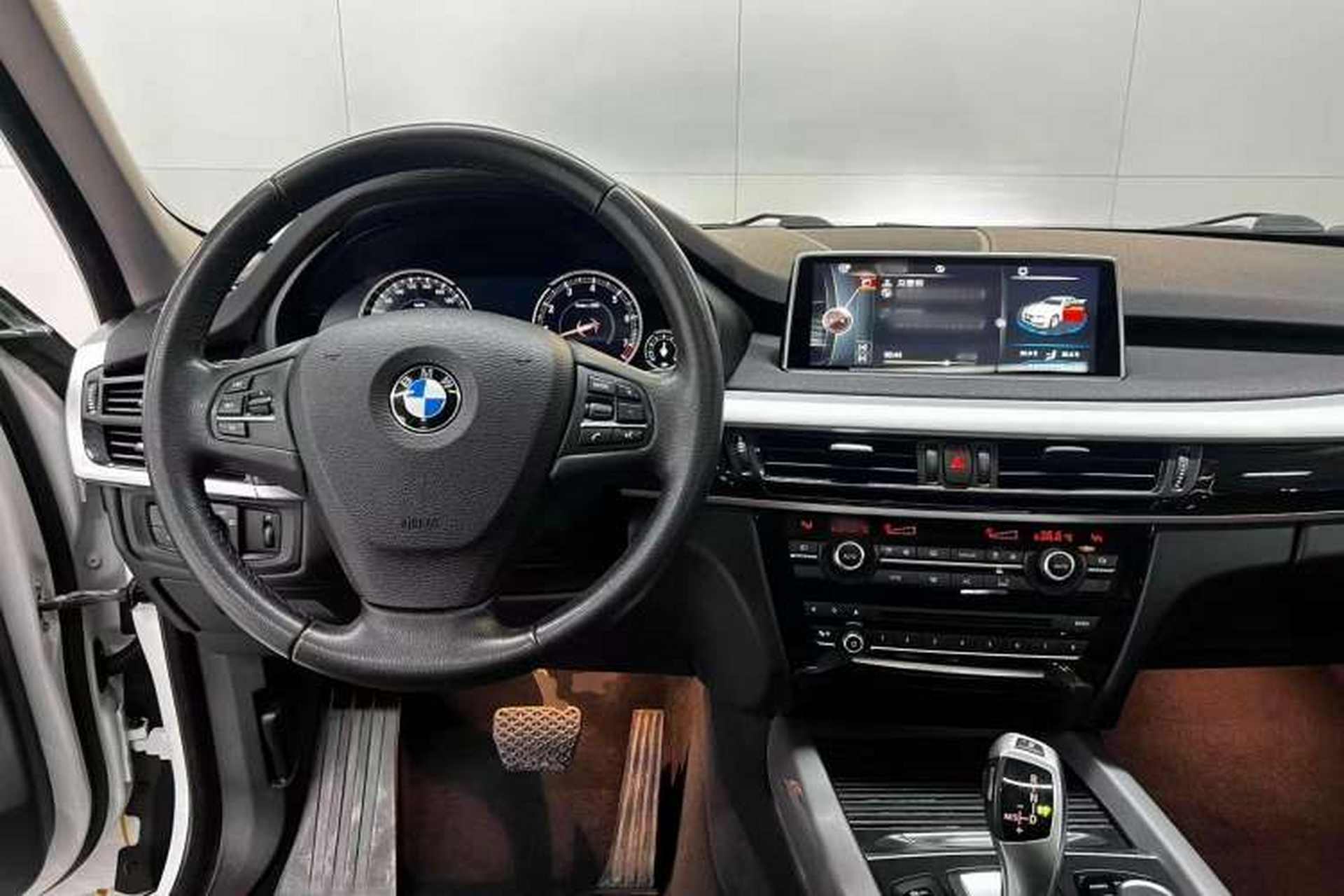 Used BMW X5 2017 xDrive35i Middle East Center Console