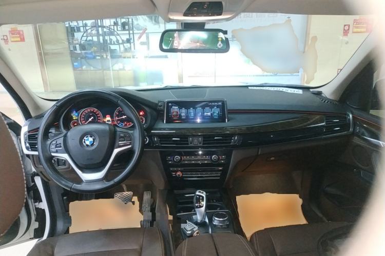 Used BMW X5 2017 xDrive28i Center Console