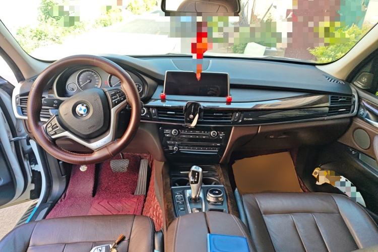Used BMW X5 2017 xDrive28i Center Console