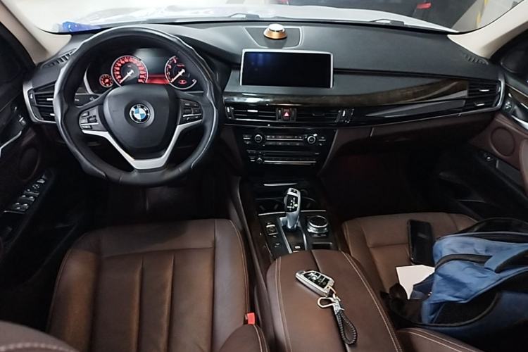 Used BMW X5 2017 xDrive28i Center Console