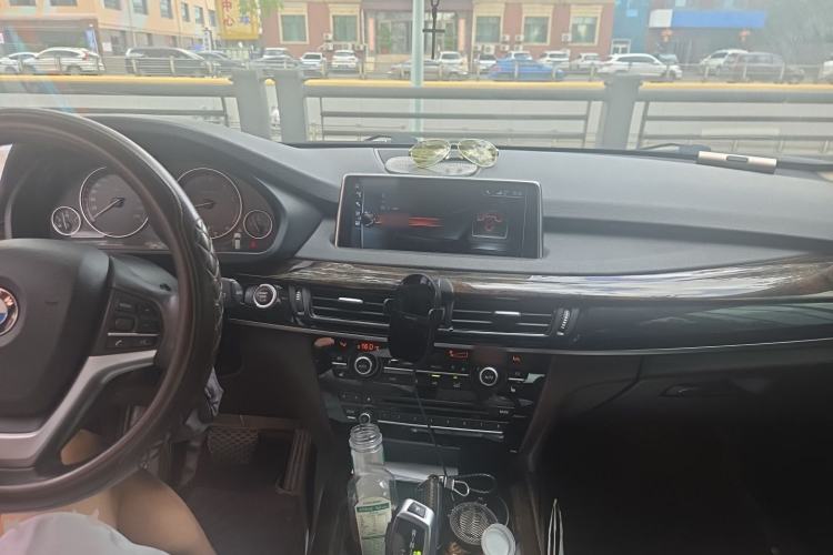 Used BMW X5  Center Console