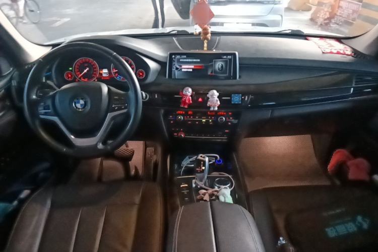 Used BMW X5 2017 xDrive28i Center Console