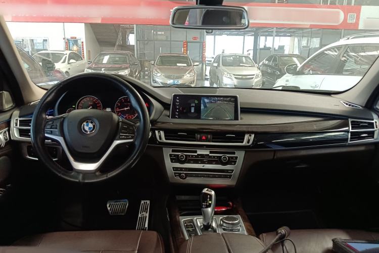 Used BMW X5 2017 xDrive28i Center Console