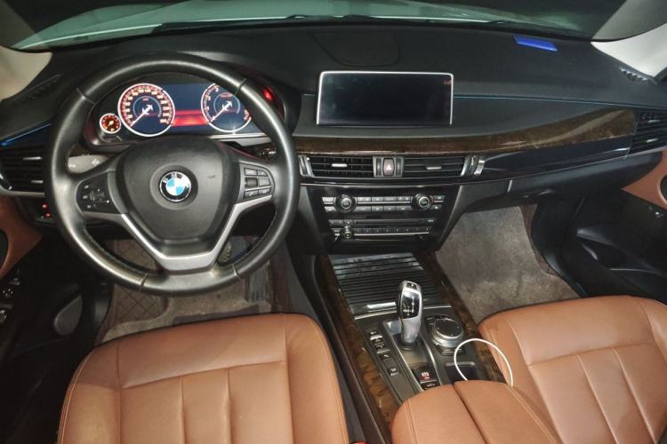 Used BMW X5 2017 xDrive28i Center Console