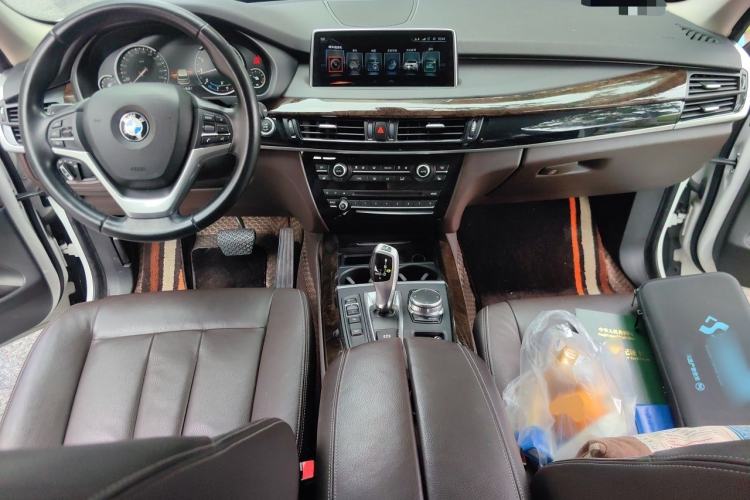 Used BMW X5 2017 xDrive28i Center Console