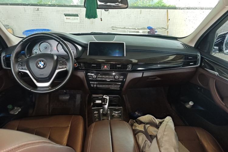 Used BMW X5 2017 xDrive28i Center Console
