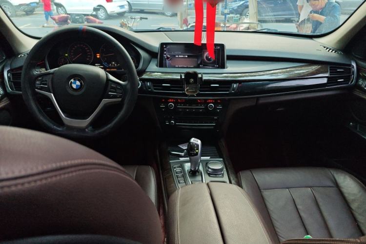 Used BMW X5 2017 xDrive28i Center Console