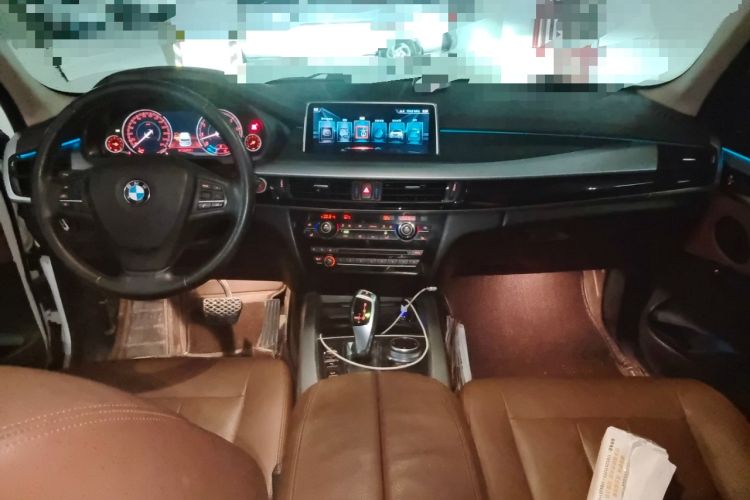 Used BMW X5  Center Console