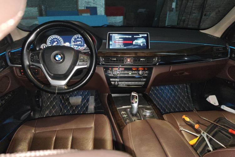 Used BMW X5 2017 xDrive28i Center Console