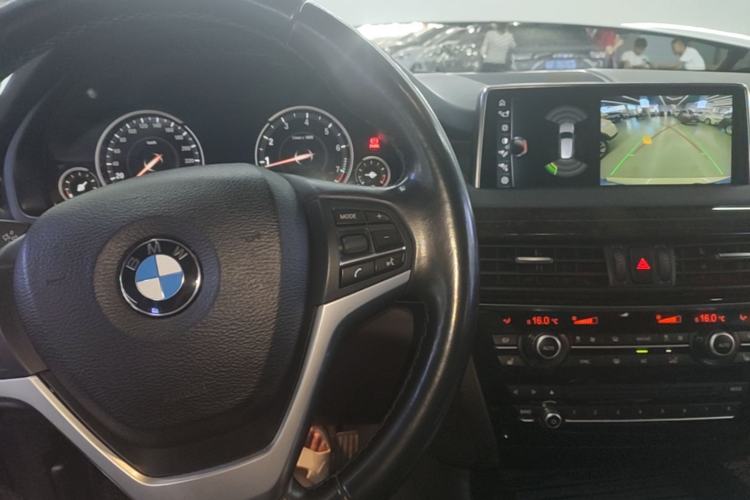 Used BMW X5 2017 xDrive28i Center Console