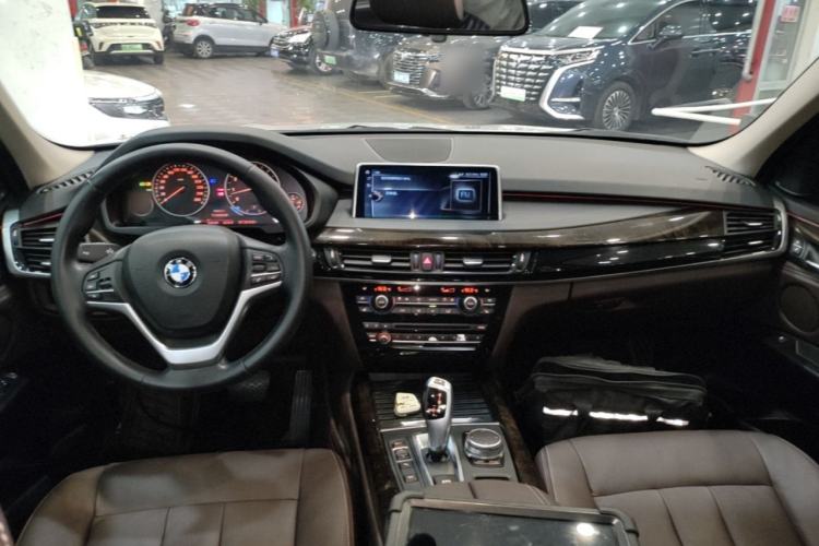 Used BMW X5 2017 xDrive35i Elegant Edition Center Console