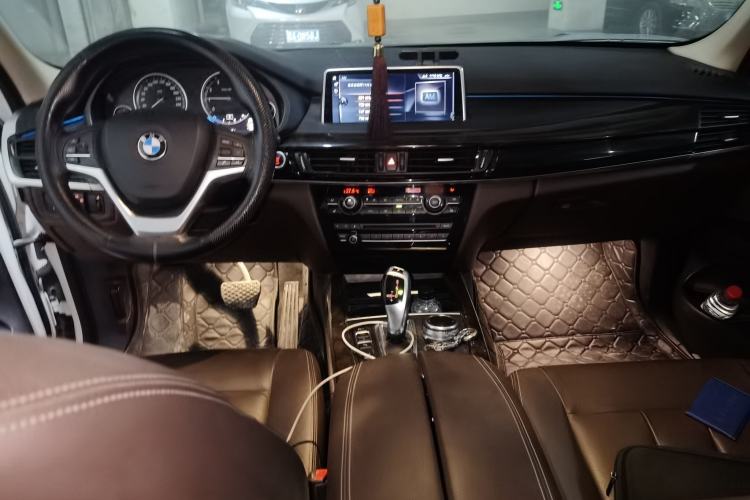 Used BMW X5 2017 xDrive28i Center Console