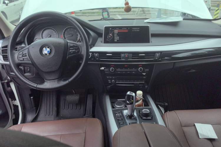 Used BMW X5 2017 xDrive35i Elegant Edition Center Console