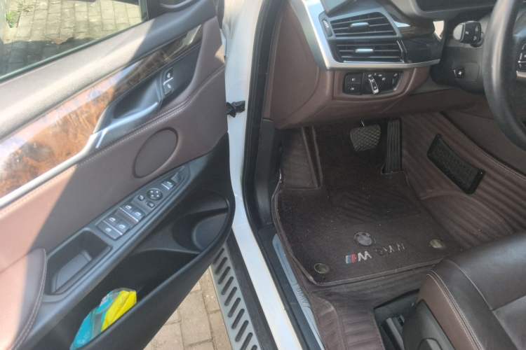 Used BMW X5 2017 xDrive35i Elegant Edition Driver Seat