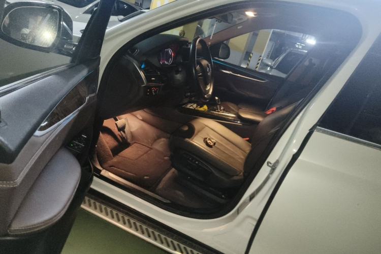 Used BMW X5 2017 xDrive35i Elegant Edition Driver Seat