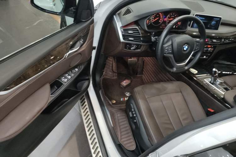 Used BMW X5 2017 xDrive35i Elegant Edition Driver Seat