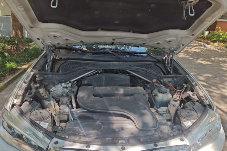 Used BMW X5 2017 xDrive28i Engine Bay