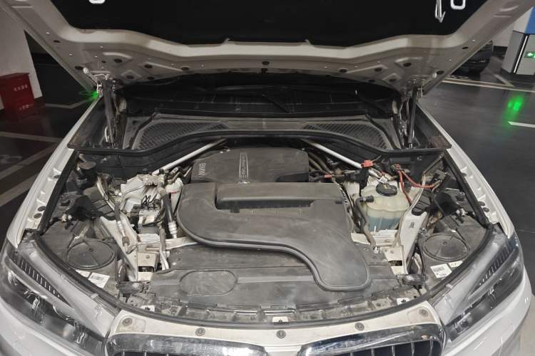 Used BMW X5 2017 xDrive28i Engine Bay