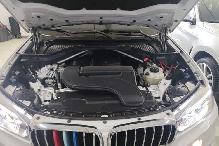 Used BMW X5 2017 xDrive28i Engine Bay