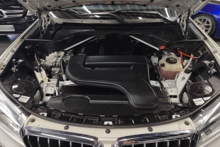 Used BMW X5 2017 xDrive28i Engine Bay