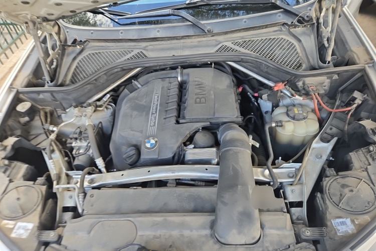 Used BMW X5  Engine Bay