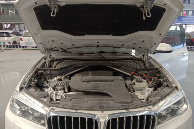Used BMW X5 2017 xDrive28i Engine Bay