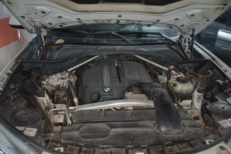 Used BMW X5 2017 xDrive35i Elegant Edition Engine Bay