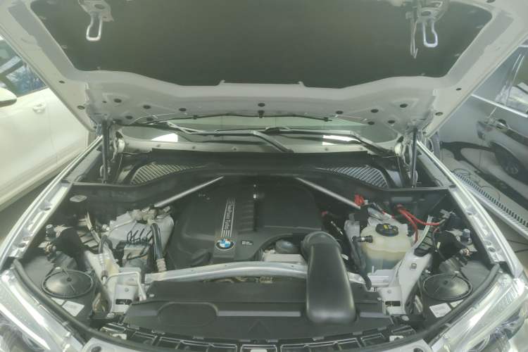 Used BMW X5 2017 xDrive35i Elegant Edition Engine Bay