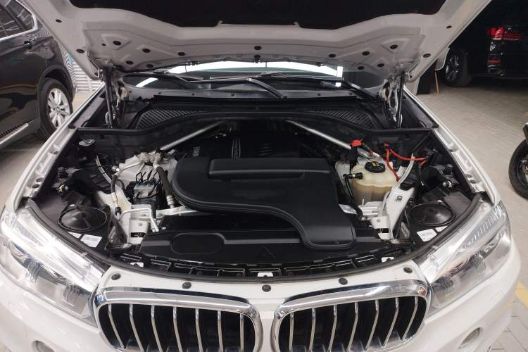 Used BMW X5 2017 xDrive28i Engine Bay