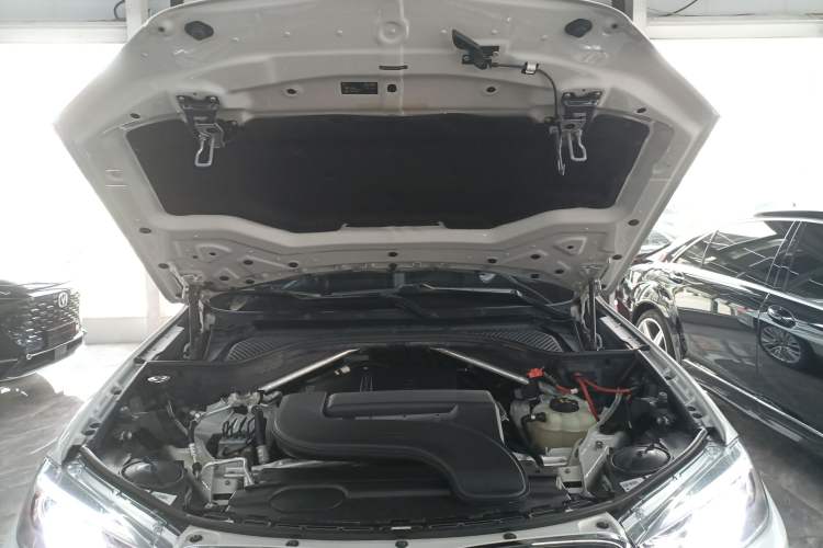 Used BMW X5 2017 xDrive28i Engine Bay