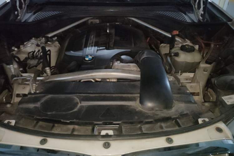 Used BMW X5 2017 xDrive35i Leading Model Engine Bay