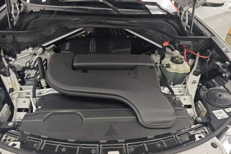 Used BMW X5 2017 xDrive28i Engine Bay