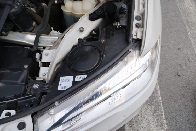 Used BMW X5 2017 xDrive28i Engine Bay Left