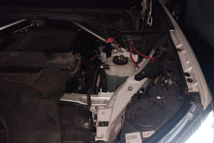 Used BMW X5 2017 xDrive28i Engine Bay Left