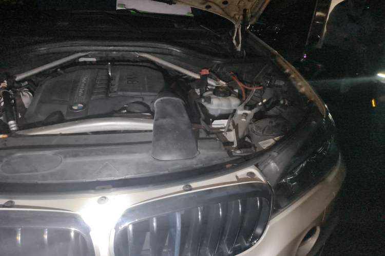 Used BMW X5 2017 xDrive35i Elegant Edition Engine Bay Left