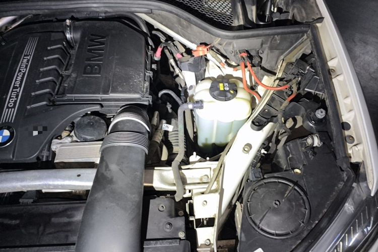 Used BMW X5 2017 xDrive35i M Sport Edition Engine Bay Left