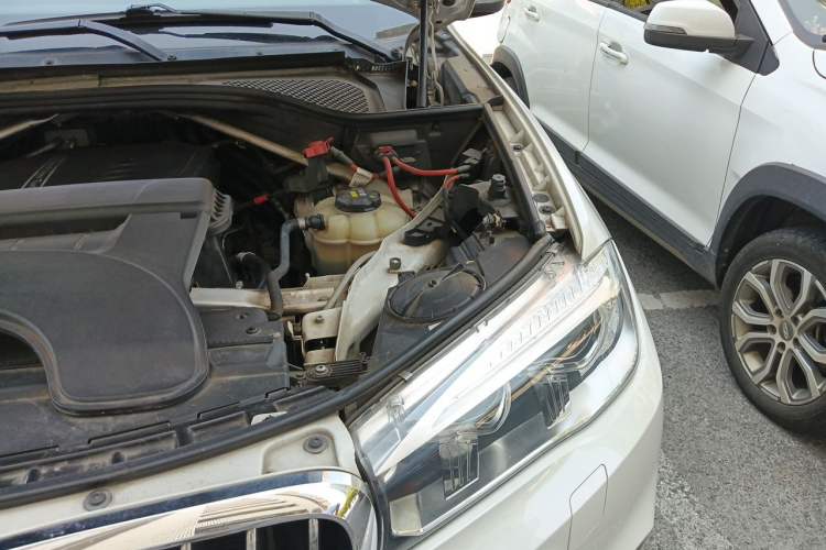 Used BMW X5 2017 xDrive28i Engine Bay Left