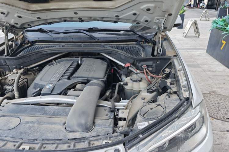 Used BMW X5 2017 xDrive35i Elegant Edition Engine Bay Left