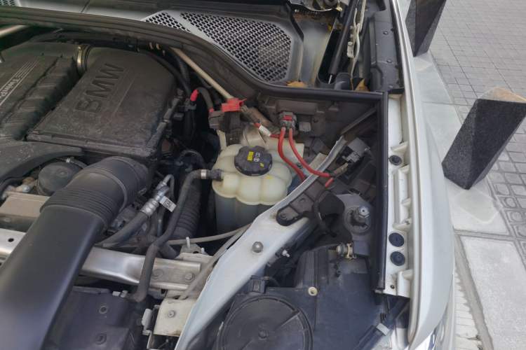 Used BMW X5 2017 xDrive35i M Sport Edition Engine Bay Left