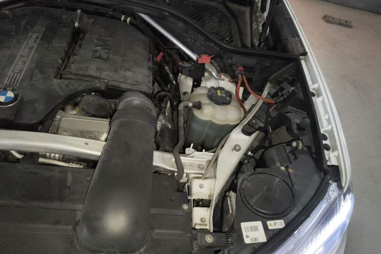 Used BMW X5 2017 xDrive35i M Sport Edition Engine Bay Left