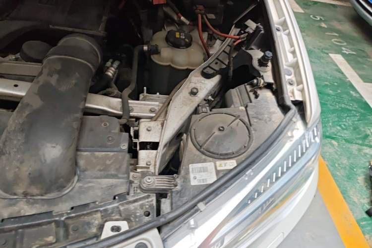 Used BMW X5 2017 xDrive35i Elegant Edition Engine Bay Left