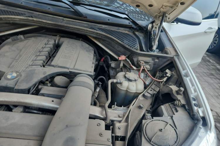Used BMW X5 2017 xDrive35i Elegant Edition Engine Bay Left