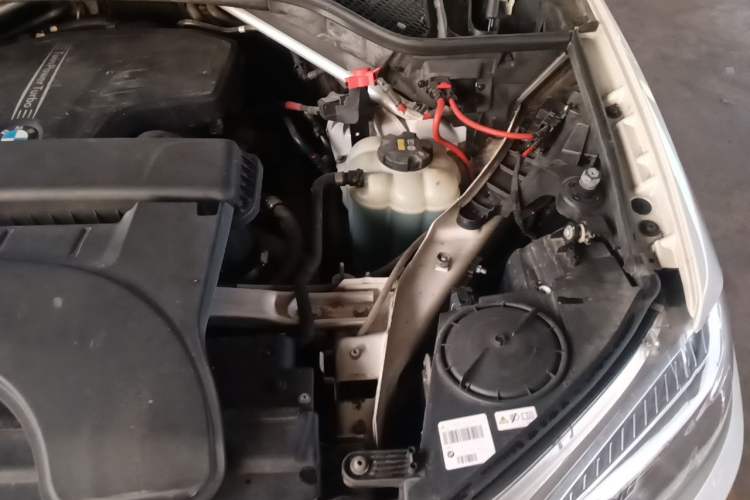 Used BMW X5 2017 xDrive28i Engine Bay Left