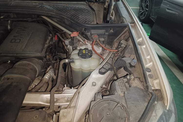 Used BMW X5 2017 xDrive35i Elegant Edition Engine Bay Left