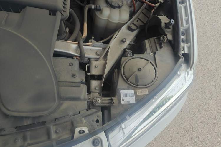 Used BMW X5 2017 xDrive28i Engine Bay Left