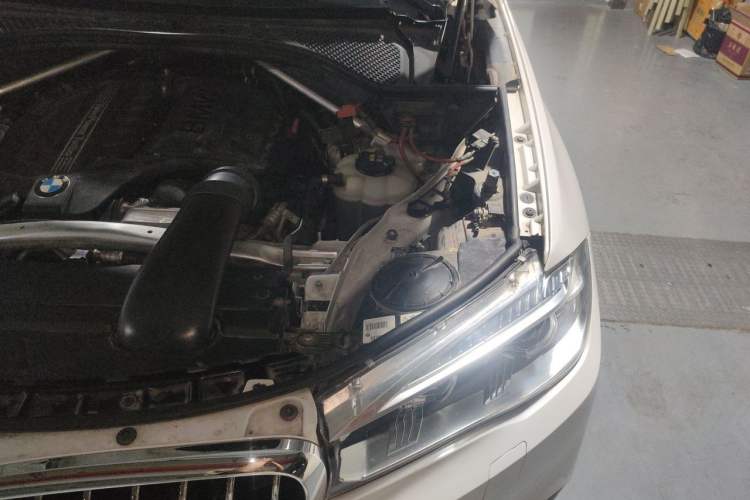 Used BMW X5 2017 xDrive35i Elegant Edition Engine Bay Left